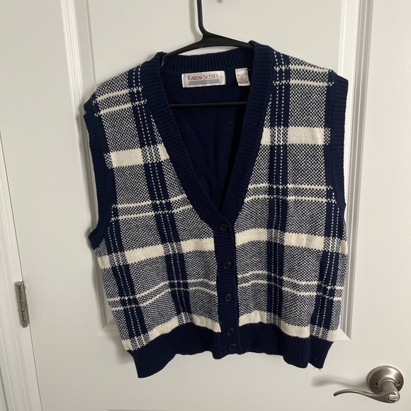 Vintage Karen Scott Women's Navy and White Plaid Sweater Vest - Picture 1 of 3